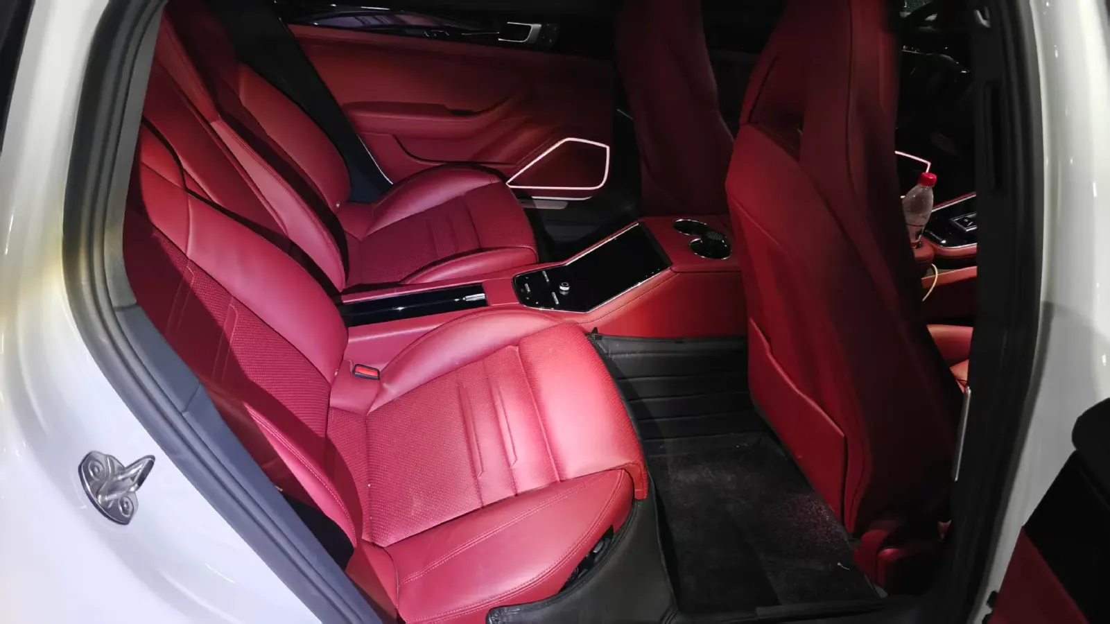 2021 Porsche Panamera 2.9T 330HP V6 8DCT,autocango,china used car exporter,china ev exporter,chinese used car exporter,chinese used ev exporter