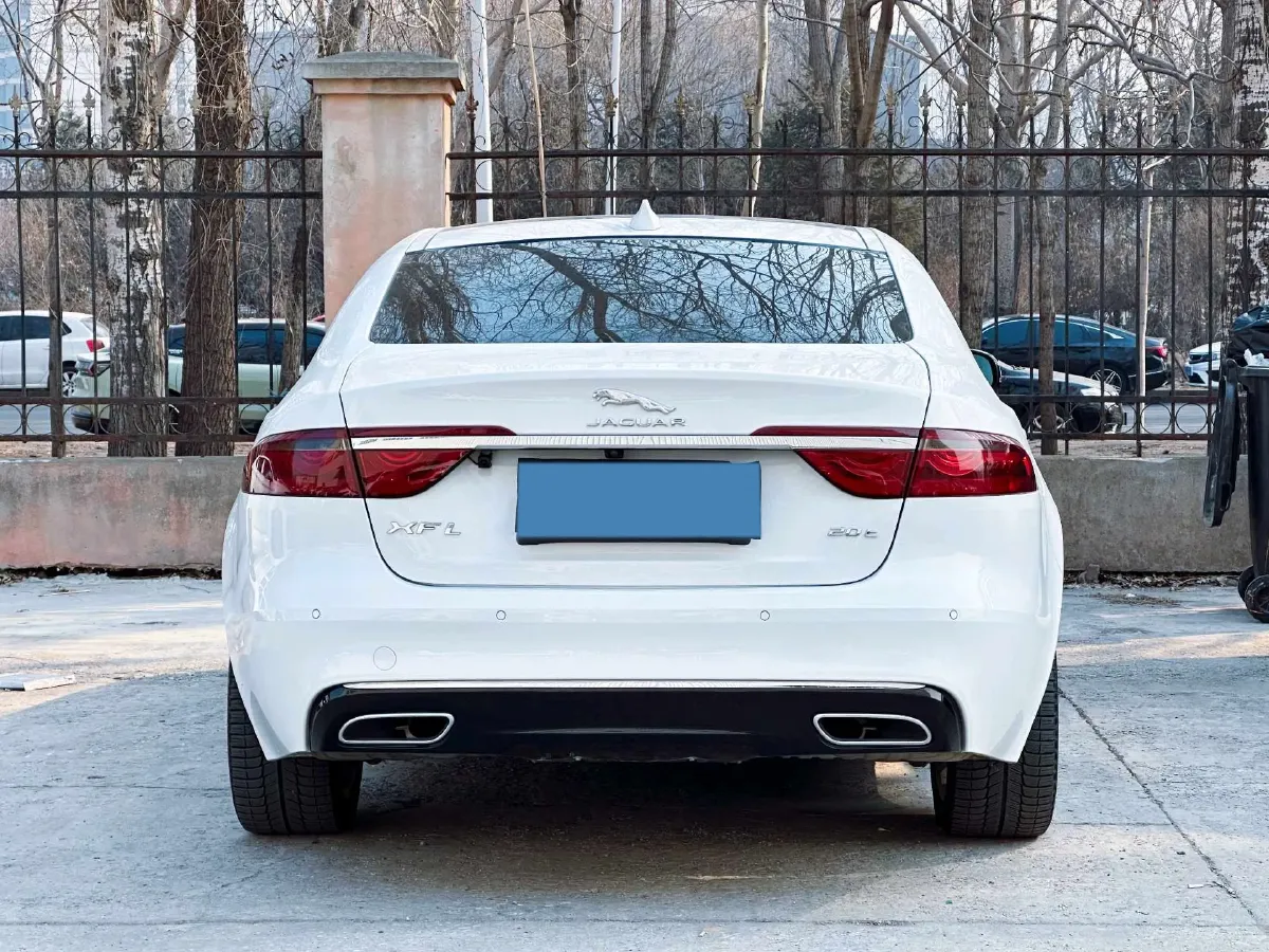 2020 Jaguar XFL 2.0T 200HP L4 8AT,autocango,china used car exporter,china ev exporter,chinese used car exporter,chinese used ev exporter