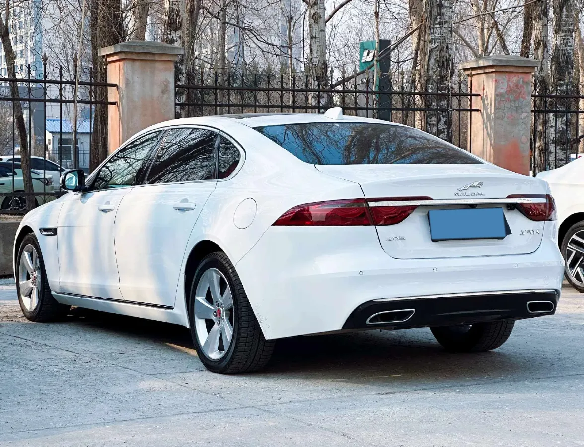 2020 Jaguar XFL 2.0T 200HP L4 8AT,autocango,china used car exporter,china ev exporter,chinese used car exporter,chinese used ev exporter