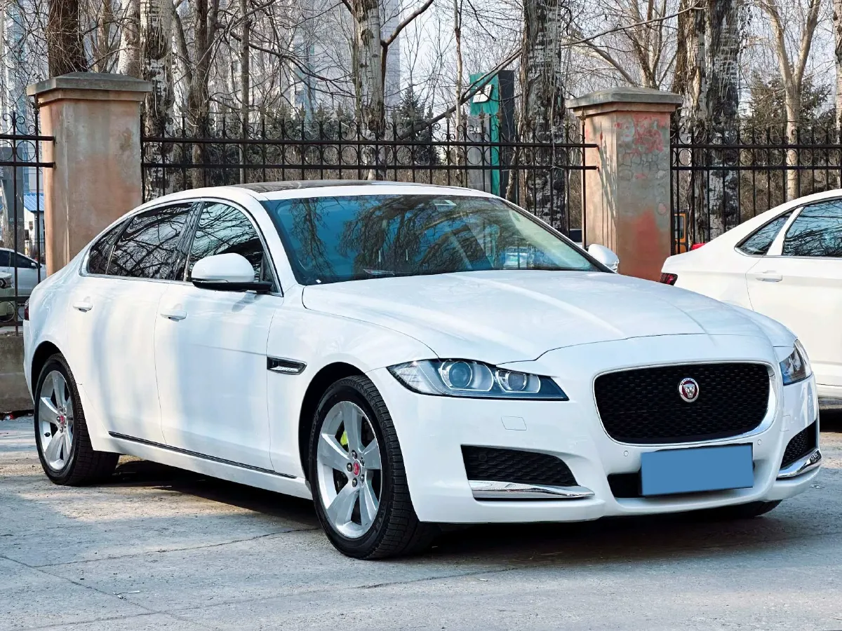 2020 Jaguar XFL 2.0T 200HP L4 8AT,autocango,china used car exporter,china ev exporter,chinese used car exporter,chinese used ev exporter