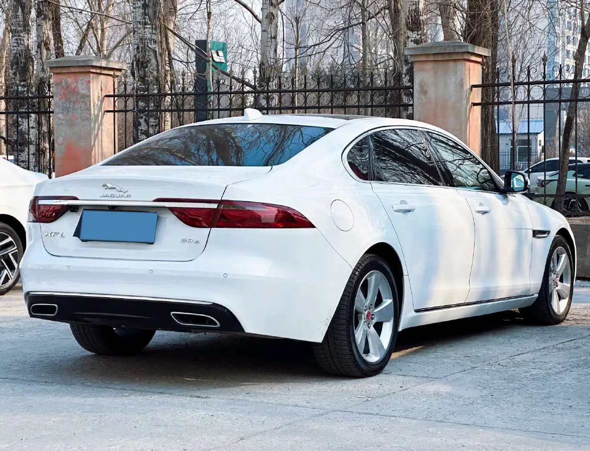 2020 Jaguar XFL 2.0T 200HP L4 8AT,autocango,china used car exporter,china ev exporter,chinese used car exporter,chinese used ev exporter