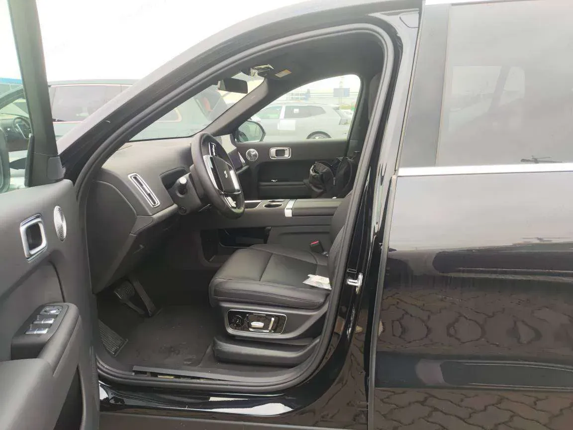 2025 Li L8 Range Extended 154HP REEV,autocango,china used car exporter,china ev exporter,chinese used car exporter,chinese used ev exporter