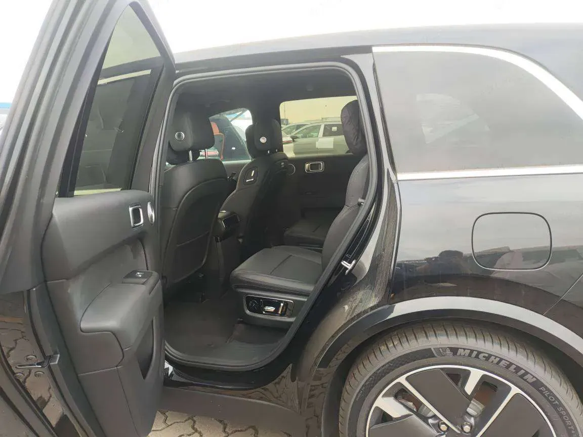 2025 Li L8 Range Extended 154HP REEV,autocango,china used car exporter,china ev exporter,chinese used car exporter,chinese used ev exporter