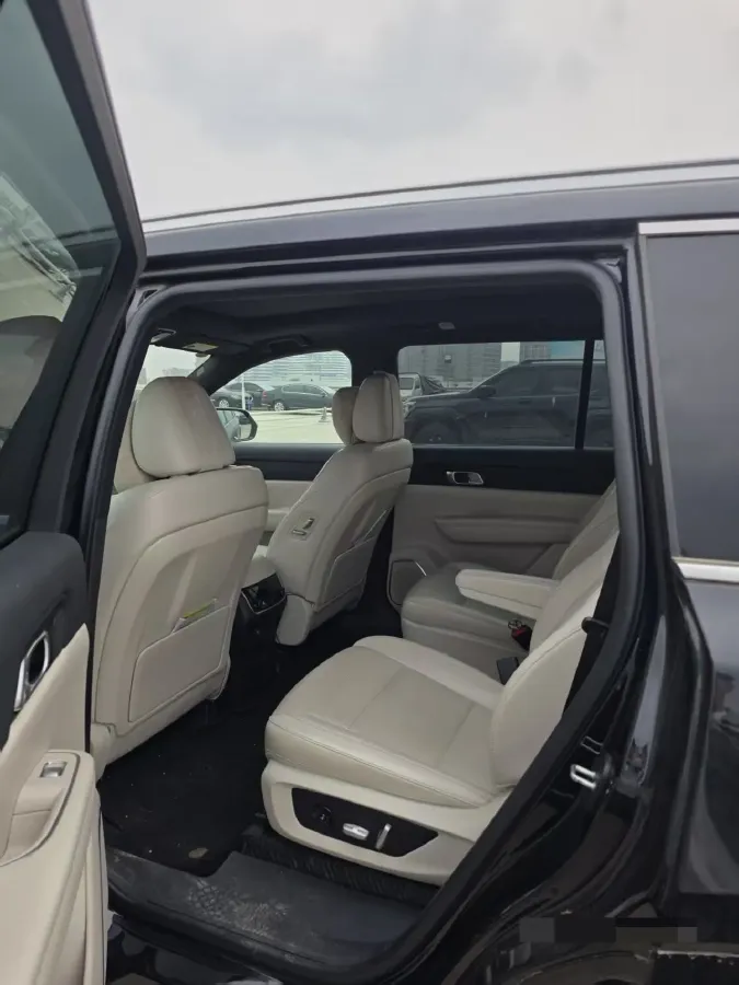 2021 Li ONE Range Extended 131HP REEV 40.5KWH,autocango,china used car exporter,china ev exporter,chinese used car exporter,chinese used ev exporter