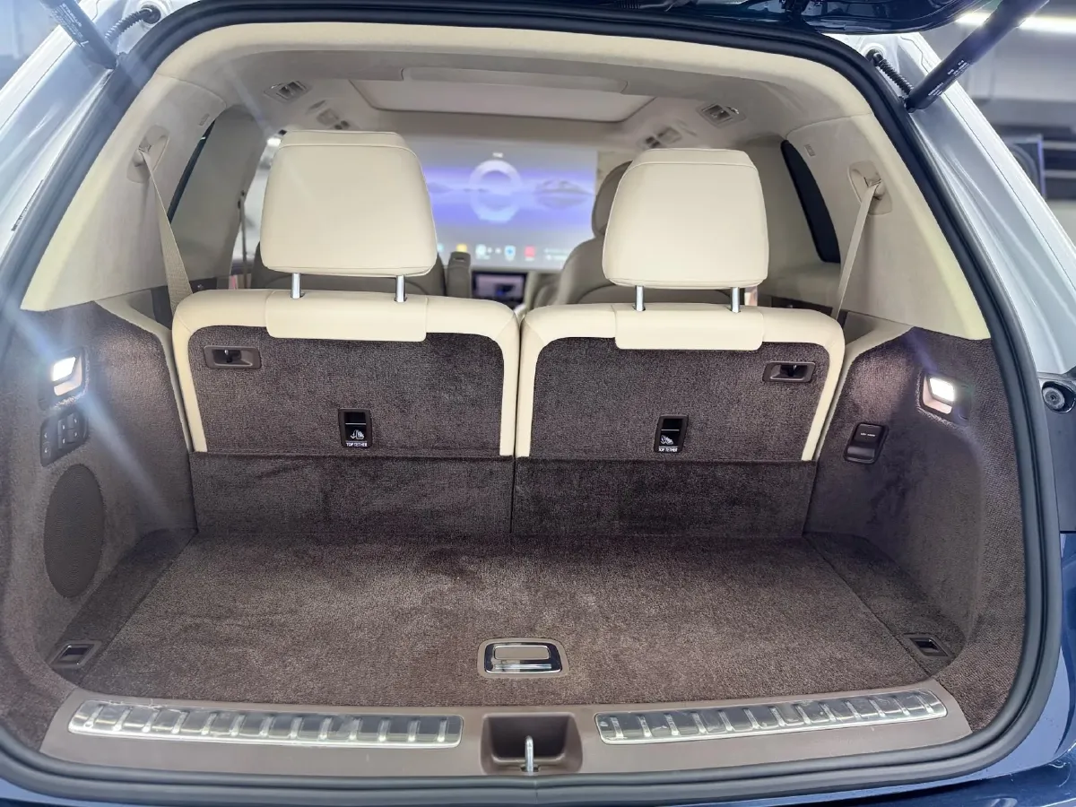 2025 AITO AITO M9 REEV 160HP REEV 52KWH,autocango,china used car exporter,china ev exporter,chinese used car exporter,chinese used ev exporter