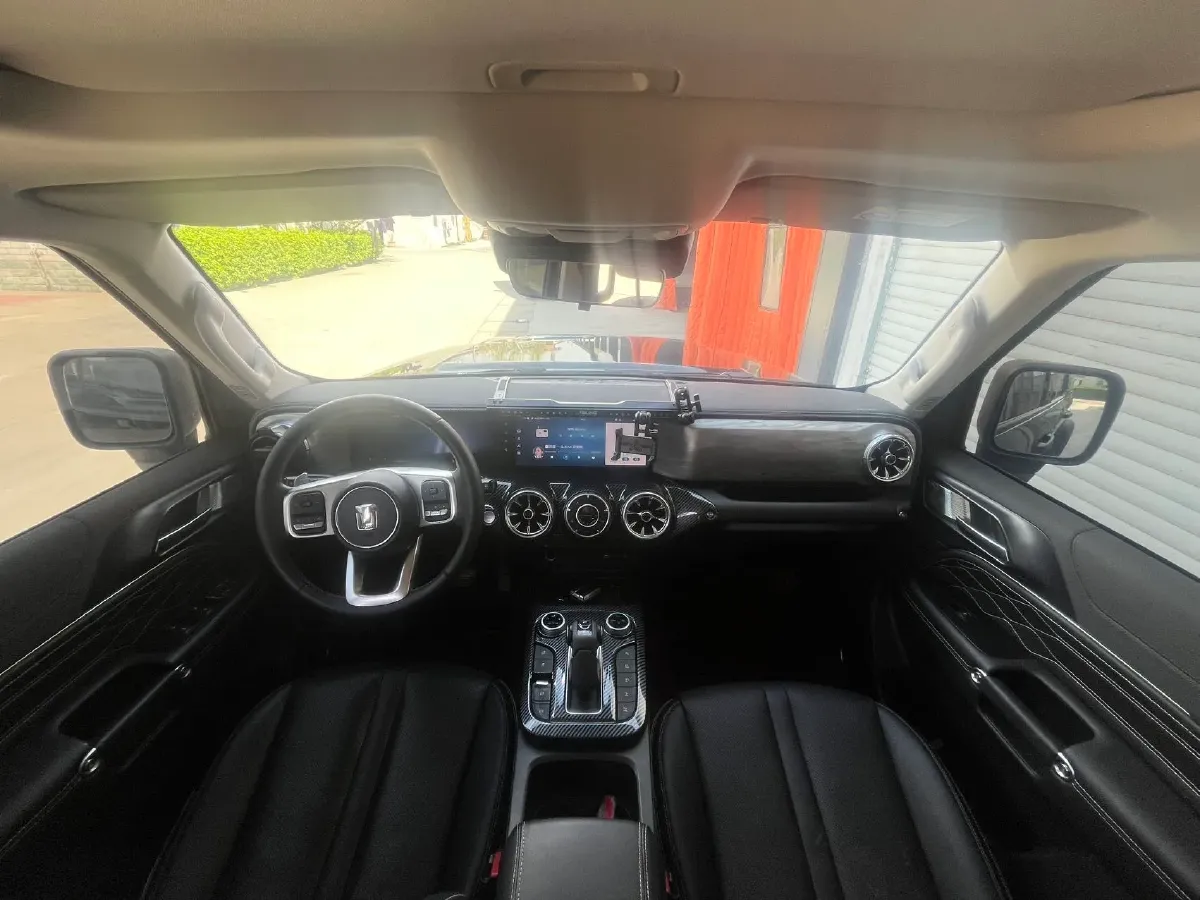 2023 Tank 300 2.0T 227HP L4 8AT,autocango,china used car exporter,china ev exporter,chinese used car exporter,chinese used ev exporter