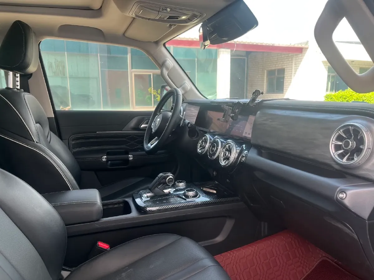 2023 Tank 300 2.0T 227HP L4 8AT,autocango,china used car exporter,china ev exporter,chinese used car exporter,chinese used ev exporter