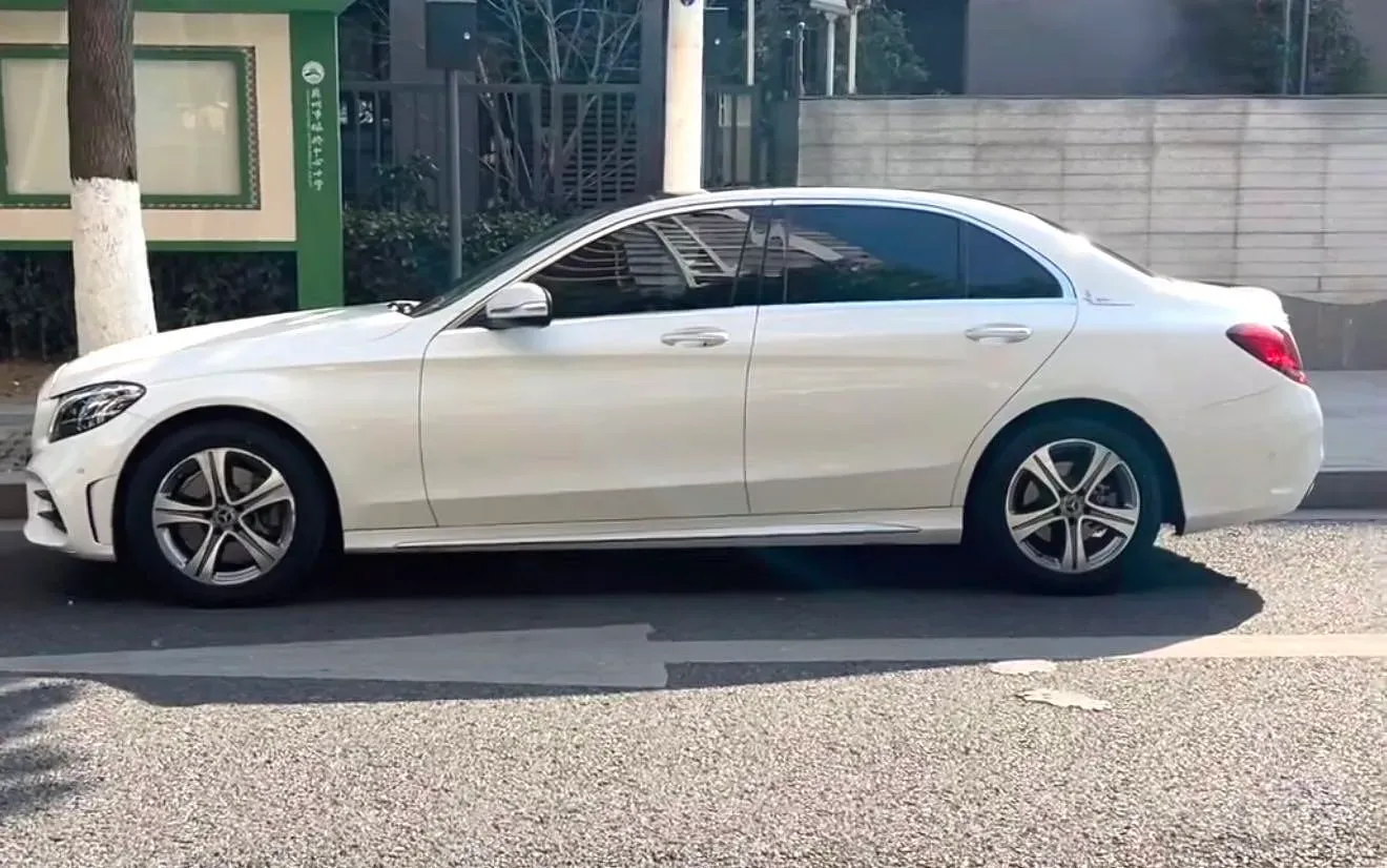 2020 Mercedes-Benz C Class 1.5T 184HP L4 9AT,autocango,china used car exporter,china ev exporter,chinese used car exporter,chinese used ev exporter