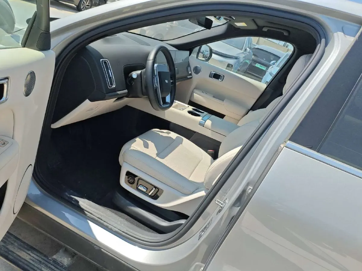 2024 Li L9 Range Extended 154HP REEV 52.3KWH,autocango,china used car exporter,china ev exporter,chinese used car exporter,chinese used ev exporter