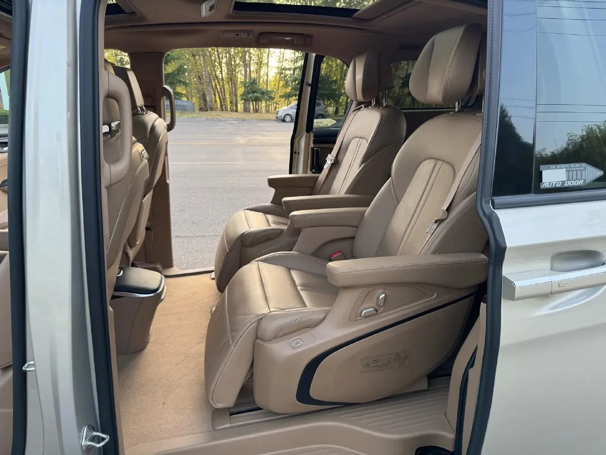 2021 Buick GL8 2.0T 237HP L4 9AT,autocango,china used car exporter,china ev exporter,chinese used car exporter,chinese used ev exporter