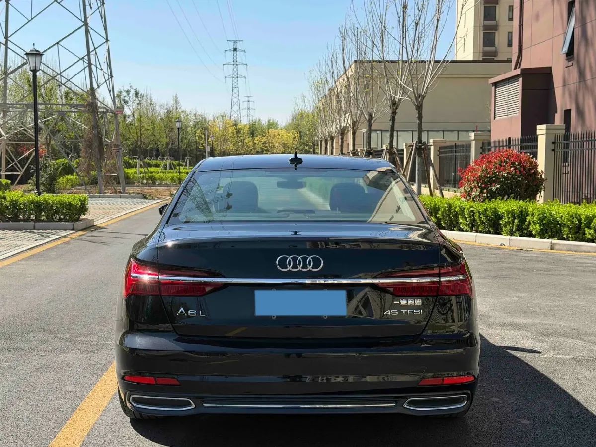 2021 Audi A6L 2.0T 224HP L4 7DCT,autocango,china used car exporter,china ev exporter,chinese used car exporter,chinese used ev exporter