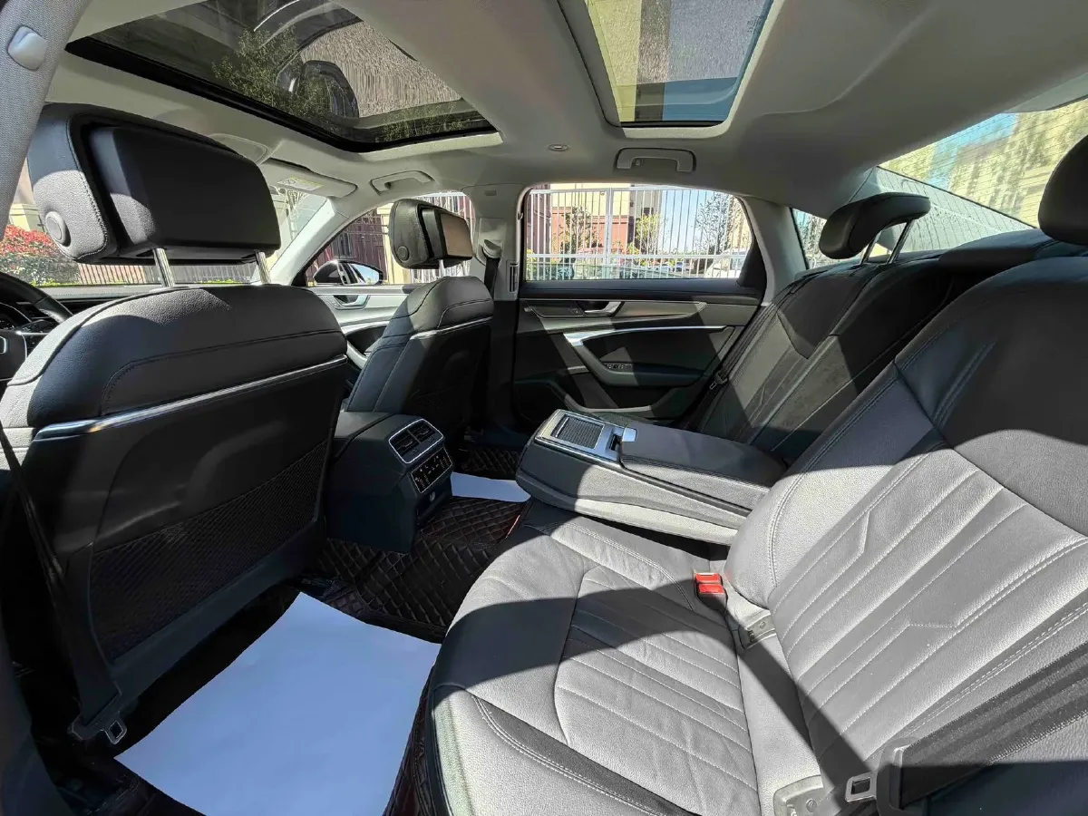 2021 Audi A6L 2.0T 224HP L4 7DCT,autocango,china used car exporter,china ev exporter,chinese used car exporter,chinese used ev exporter