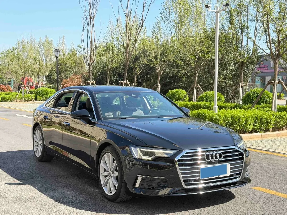 2021 Audi A6L 2.0T 224HP L4 7DCT,autocango,china used car exporter,china ev exporter,chinese used car exporter,chinese used ev exporter