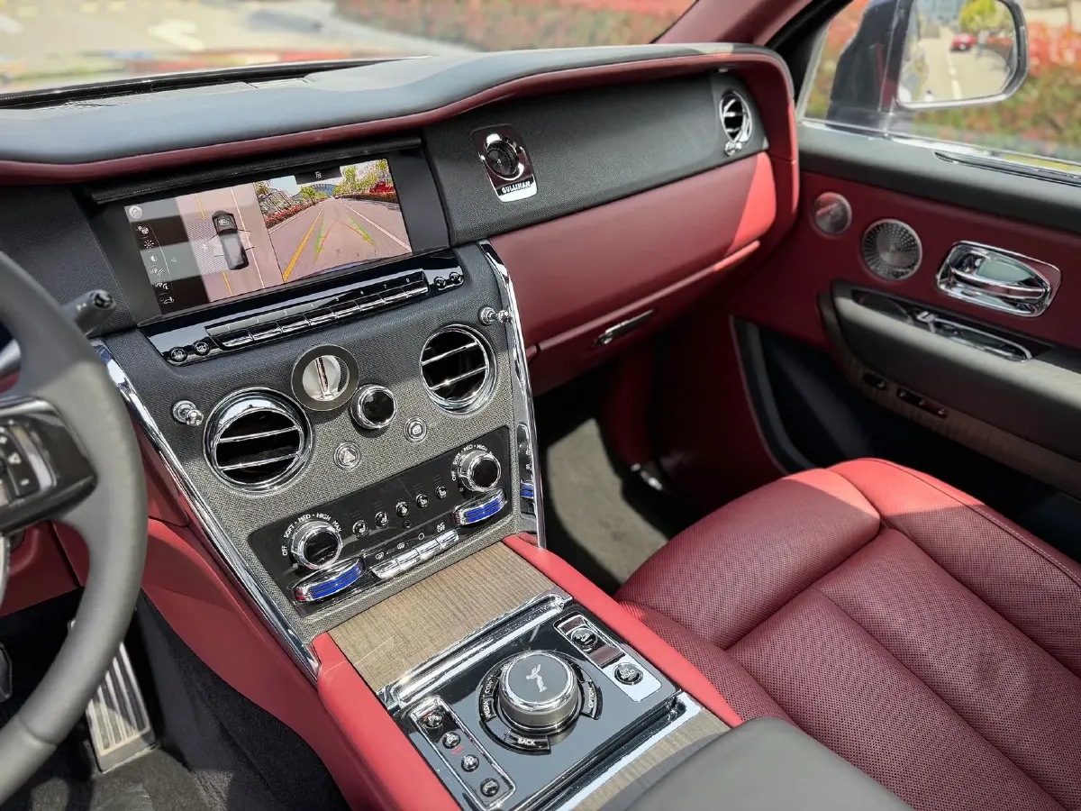 2018 Rolls-Royce Cullinan 6.7T 571HP V12 8AT,autocango,china used car exporter,china ev exporter,chinese used car exporter,chinese used ev exporter