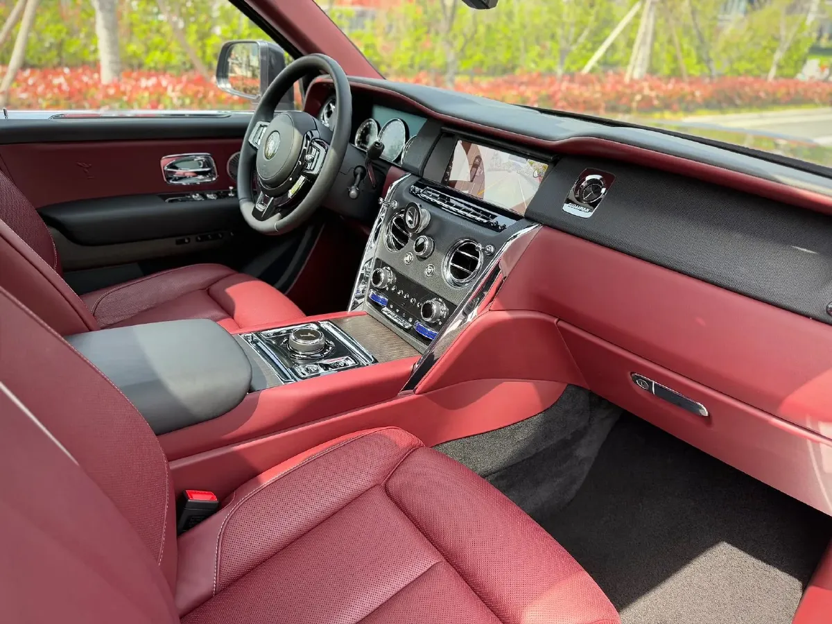 2018 Rolls-Royce Cullinan 6.7T 571HP V12 8AT,autocango,china used car exporter,china ev exporter,chinese used car exporter,chinese used ev exporter