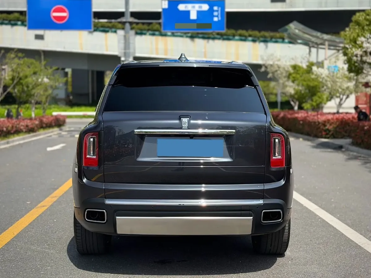 2018 Rolls-Royce Cullinan 6.7T 571HP V12 8AT,autocango,china used car exporter,china ev exporter,chinese used car exporter,chinese used ev exporter