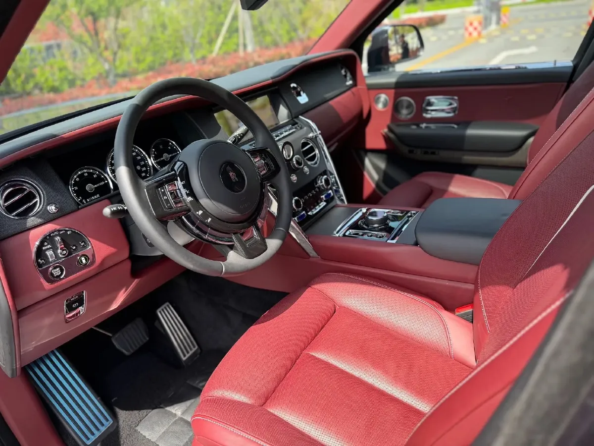 2018 Rolls-Royce Cullinan 6.7T 571HP V12 8AT,autocango,china used car exporter,china ev exporter,chinese used car exporter,chinese used ev exporter