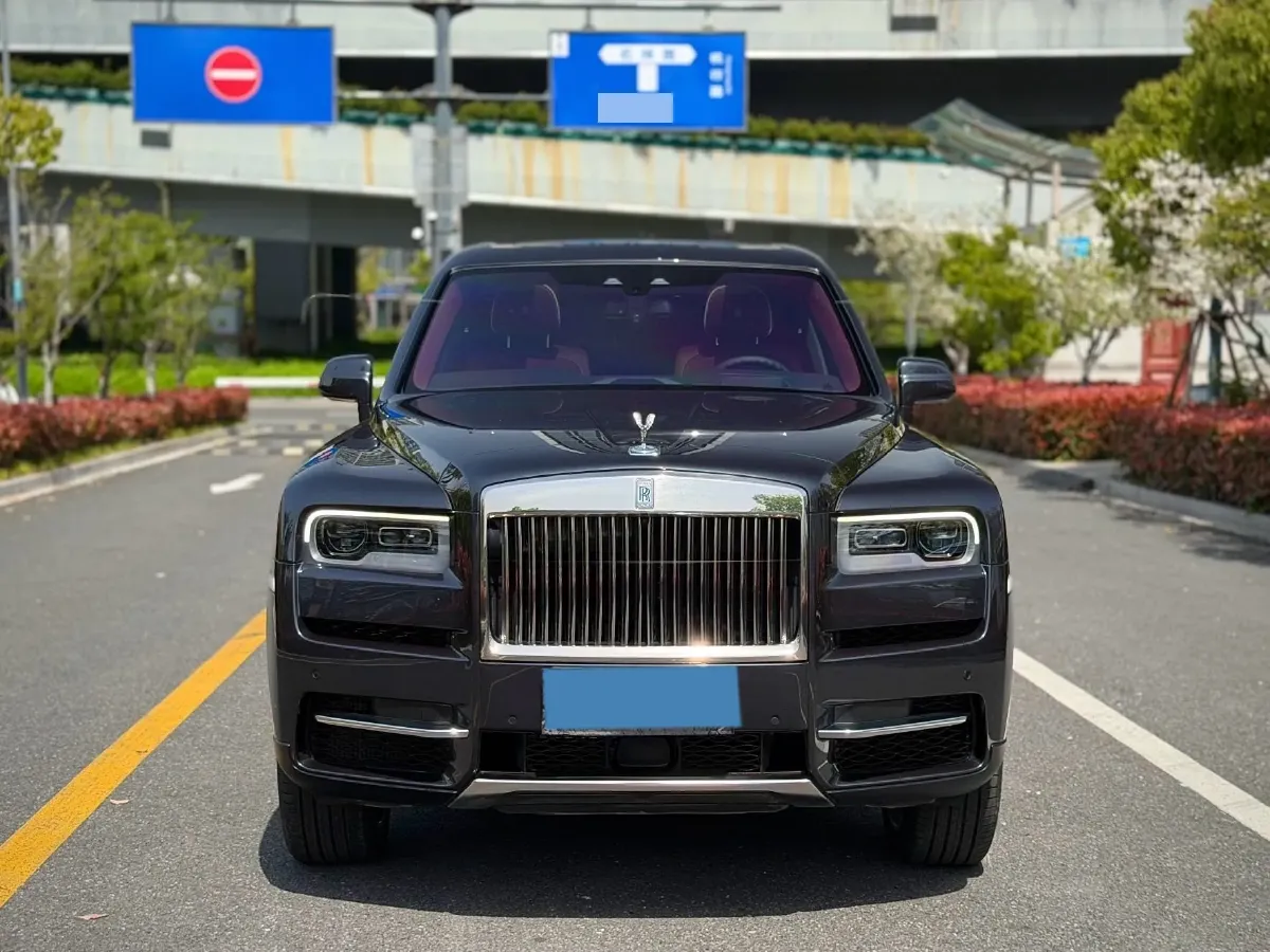 2018 Rolls-Royce Cullinan 6.7T 571HP V12 8AT,autocango,china used car exporter,china ev exporter,chinese used car exporter,chinese used ev exporter