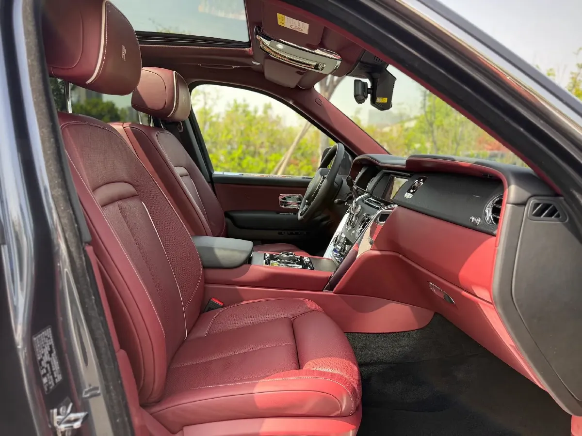 2018 Rolls-Royce Cullinan 6.7T 571HP V12 8AT,autocango,china used car exporter,china ev exporter,chinese used car exporter,chinese used ev exporter