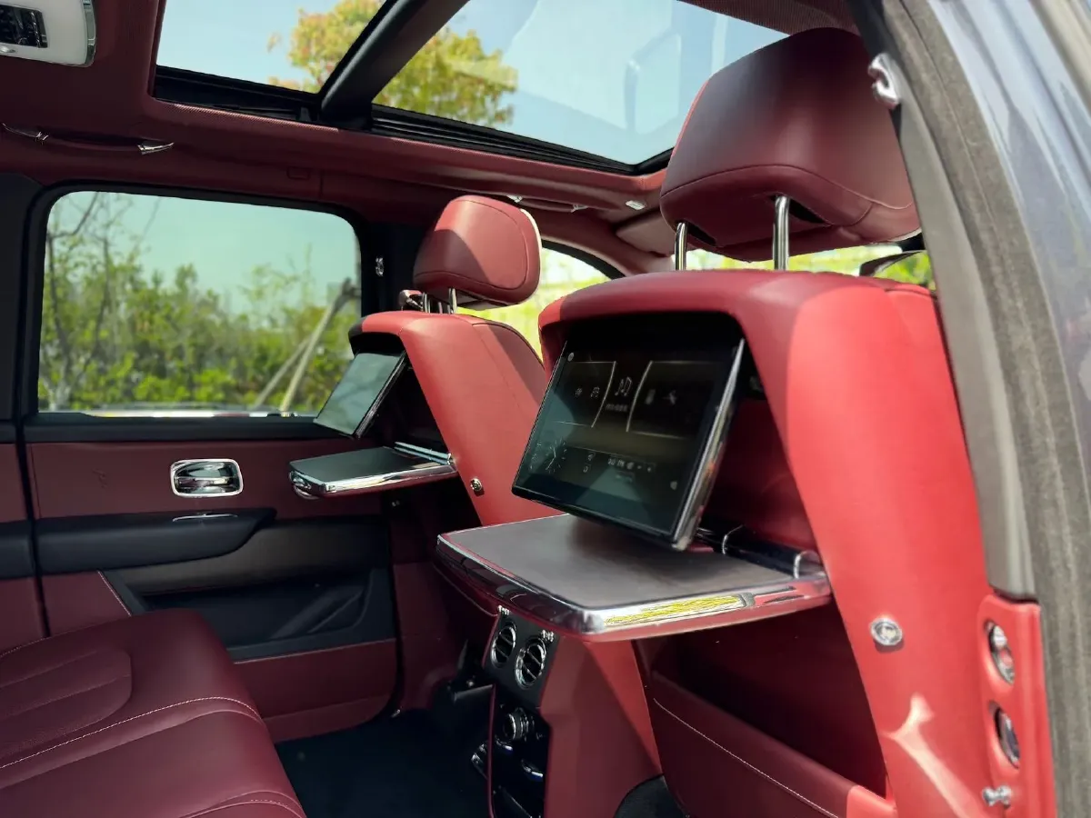 2018 Rolls-Royce Cullinan 6.7T 571HP V12 8AT,autocango,china used car exporter,china ev exporter,chinese used car exporter,chinese used ev exporter