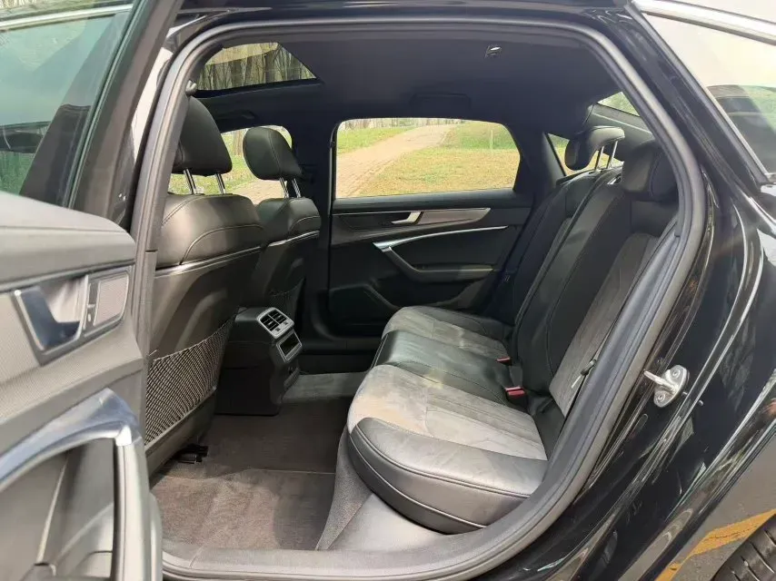 2020 Audi A6L 2.0T 190HP L4 7DCT,autocango,china used car exporter,china ev exporter,chinese used car exporter,chinese used ev exporter