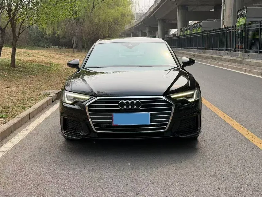 2020 Audi A6L 2.0T 190HP L4 7DCT,autocango,china used car exporter,china ev exporter,chinese used car exporter,chinese used ev exporter