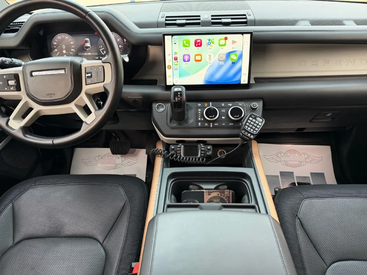 2022 Land Rover Defender 3.0T 400HP L6 8AT,autocango,china used car exporter,china ev exporter,chinese used car exporter,chinese used ev exporter