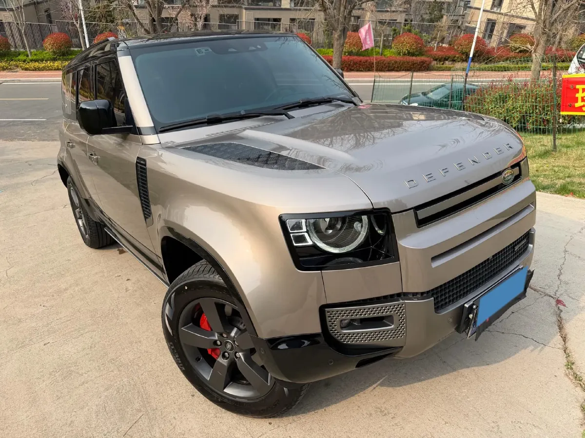 2022 Land Rover Defender 3.0T 400HP L6 8AT,autocango,china used car exporter,china ev exporter,chinese used car exporter,chinese used ev exporter