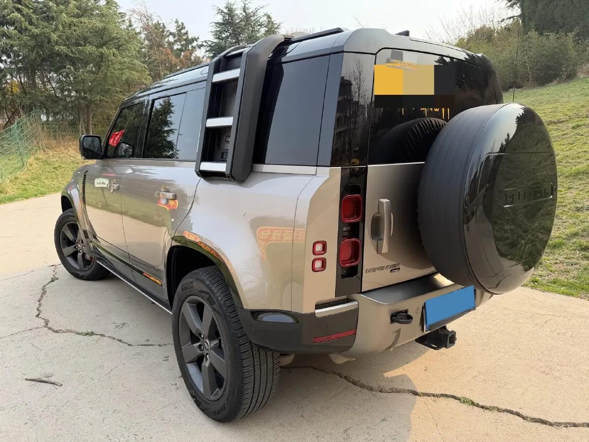 2022 Land Rover Defender 3.0T 400HP L6 8AT,autocango,china used car exporter,china ev exporter,chinese used car exporter,chinese used ev exporter