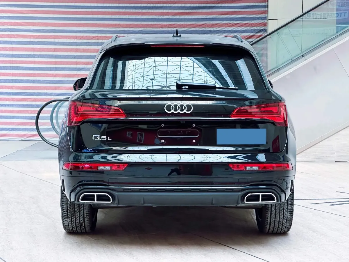 2024 Audi Q5L 2.0T 245HP L4 7DCT,autocango,china used car exporter,china ev exporter,chinese used car exporter,chinese used ev exporter