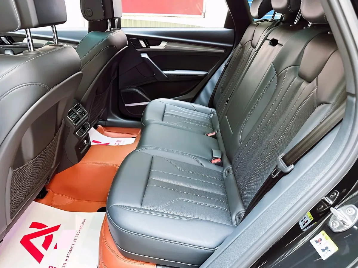 2024 Audi Q5L 2.0T 245HP L4 7DCT,autocango,china used car exporter,china ev exporter,chinese used car exporter,chinese used ev exporter