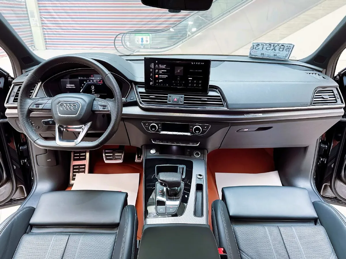 2024 Audi Q5L 2.0T 245HP L4 7DCT,autocango,china used car exporter,china ev exporter,chinese used car exporter,chinese used ev exporter