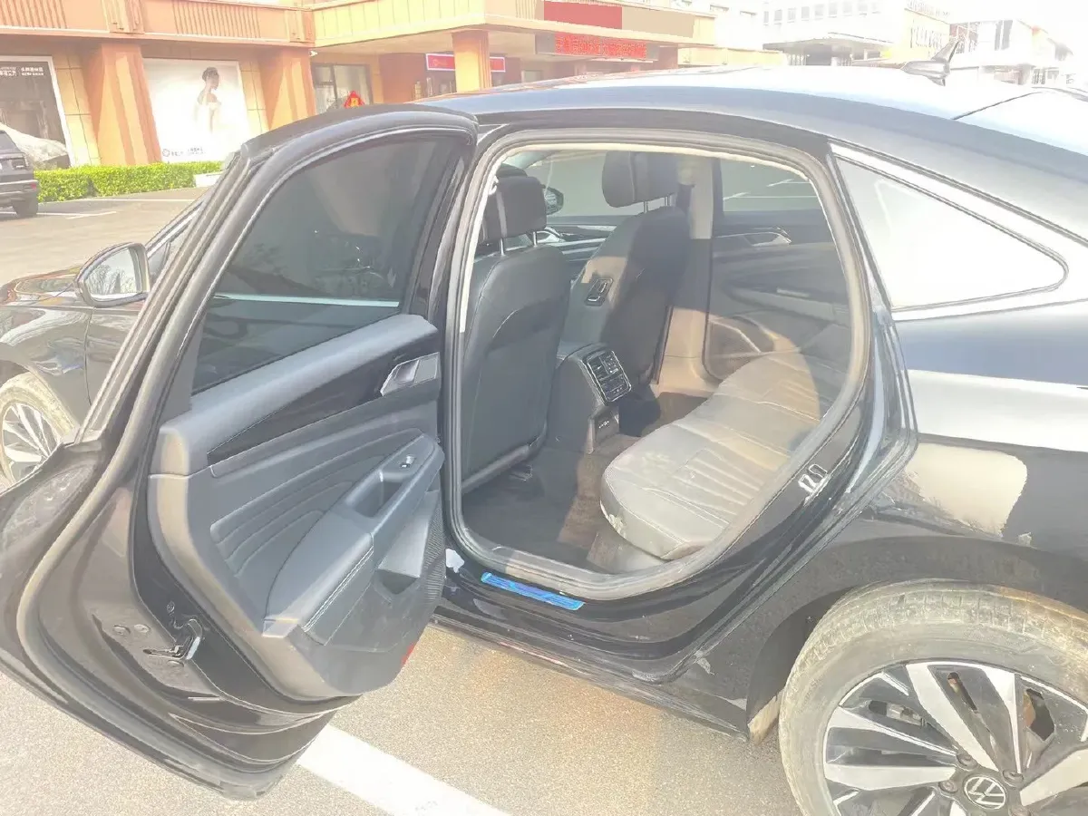 2025 Volkswagen Passat 2.0T 220HP L4 7DCT,autocango,china used car exporter,china ev exporter,chinese used car exporter,chinese used ev exporter