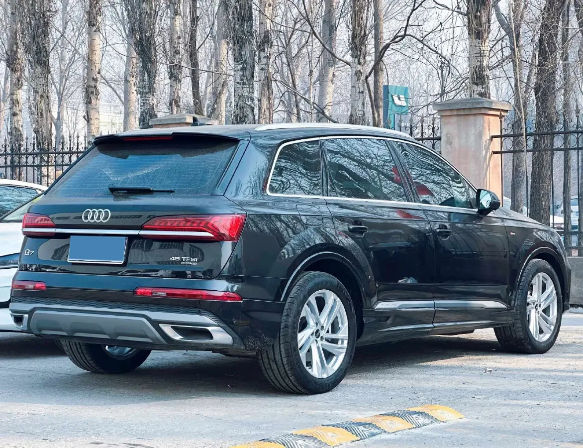 2023 Audi Q7 2.0T 265HP L4 8AT,autocango,china used car exporter,china ev exporter,chinese used car exporter,chinese used ev exporter