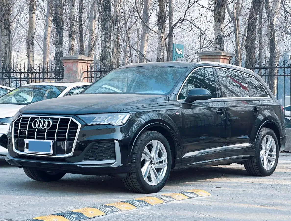 2023 Audi Q7 2.0T 265HP L4 8AT,autocango,china used car exporter,china ev exporter,chinese used car exporter,chinese used ev exporter