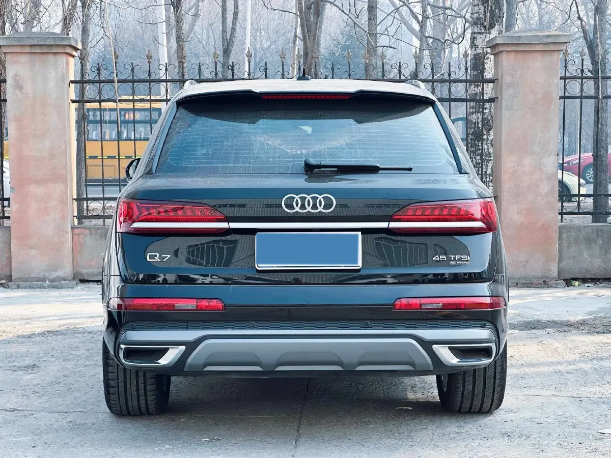 2023 Audi Q7 2.0T 265HP L4 8AT,autocango,china used car exporter,china ev exporter,chinese used car exporter,chinese used ev exporter
