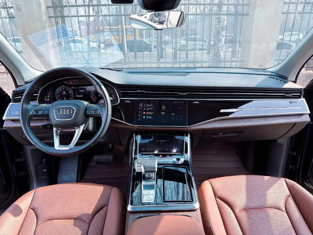 2023 Audi Q7 2.0T 265HP L4 8AT,autocango,china used car exporter,china ev exporter,chinese used car exporter,chinese used ev exporter