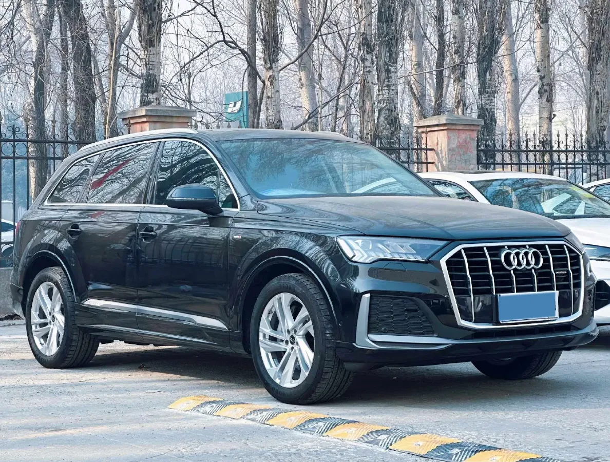 2023 Audi Q7 2.0T 265HP L4 8AT,autocango,china used car exporter,china ev exporter,chinese used car exporter,chinese used ev exporter