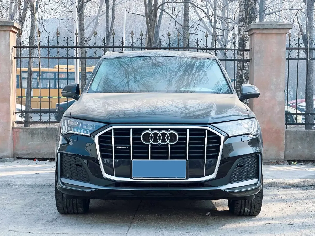 2023 Audi Q7 2.0T 265HP L4 8AT,autocango,china used car exporter,china ev exporter,chinese used car exporter,chinese used ev exporter