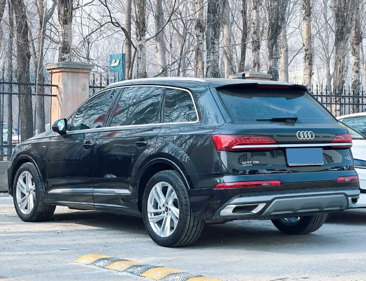 2023 Audi Q7 2.0T 265HP L4 8AT,autocango,china used car exporter,china ev exporter,chinese used car exporter,chinese used ev exporter