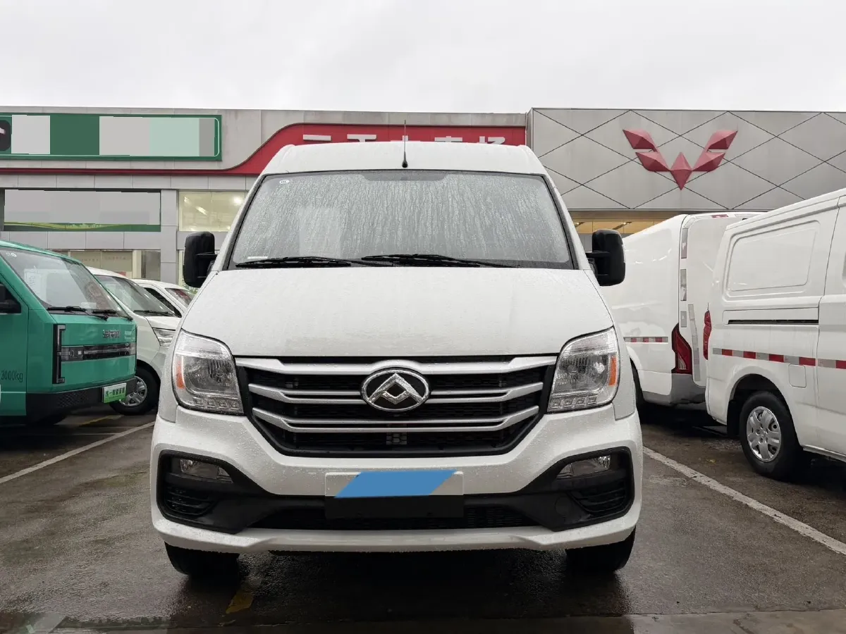 2025 MAXUS XinTu V80 2.0T 147HP L4 6MT,autocango,china used car exporter,china ev exporter,chinese used car exporter,chinese used ev exporter