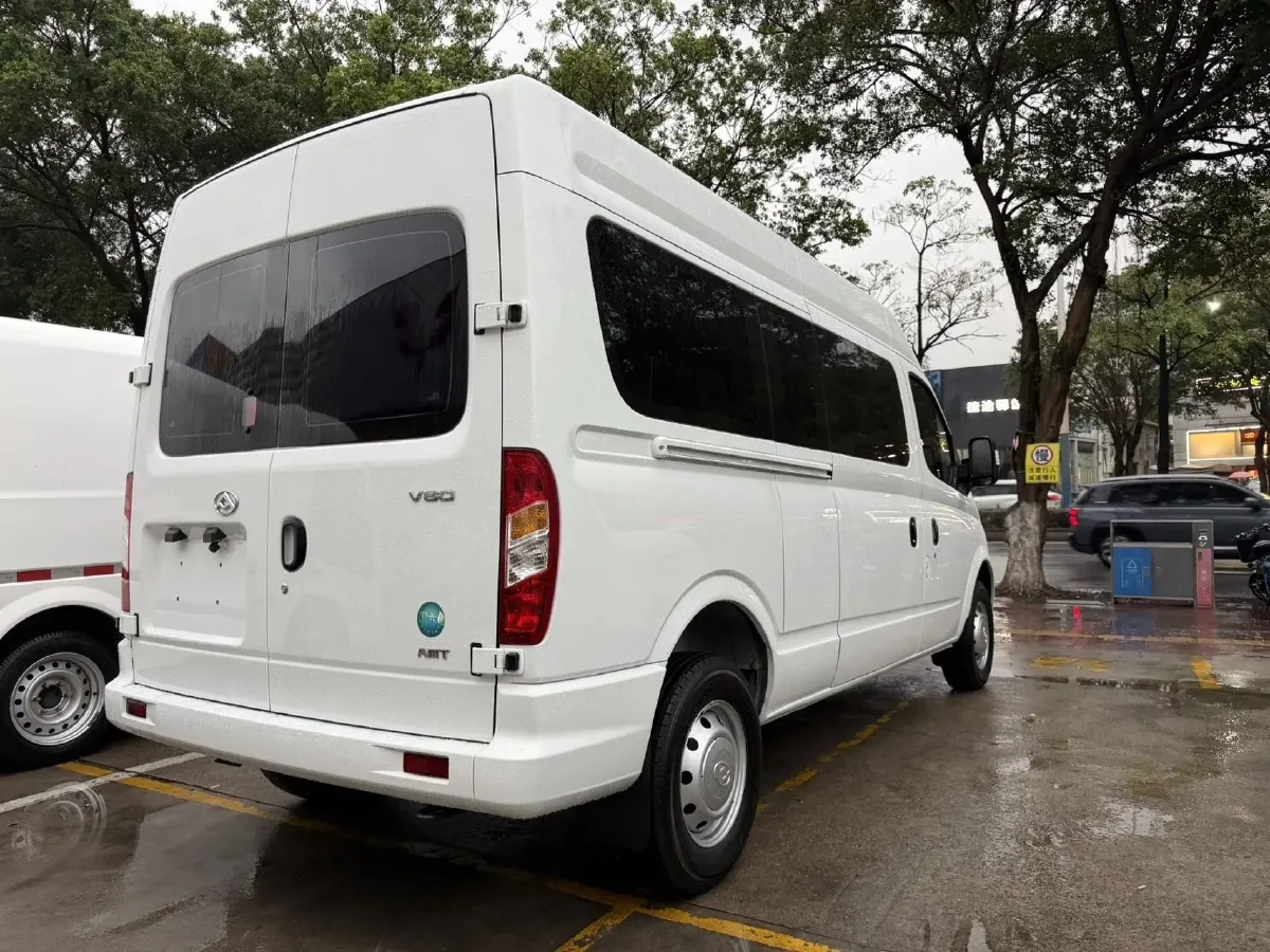2025 MAXUS XinTu V80 2.0T 147HP L4 6MT,autocango,china used car exporter,china ev exporter,chinese used car exporter,chinese used ev exporter