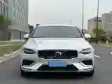 2025 Volvo S60 2.0T 197HP L4 7DCT