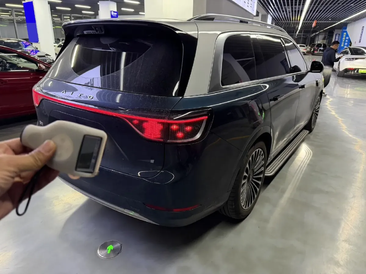 2025 AITO AITO M9 REEV 160HP REEV 52KWH,autocango,china used car exporter,china ev exporter,chinese used car exporter,chinese used ev exporter
