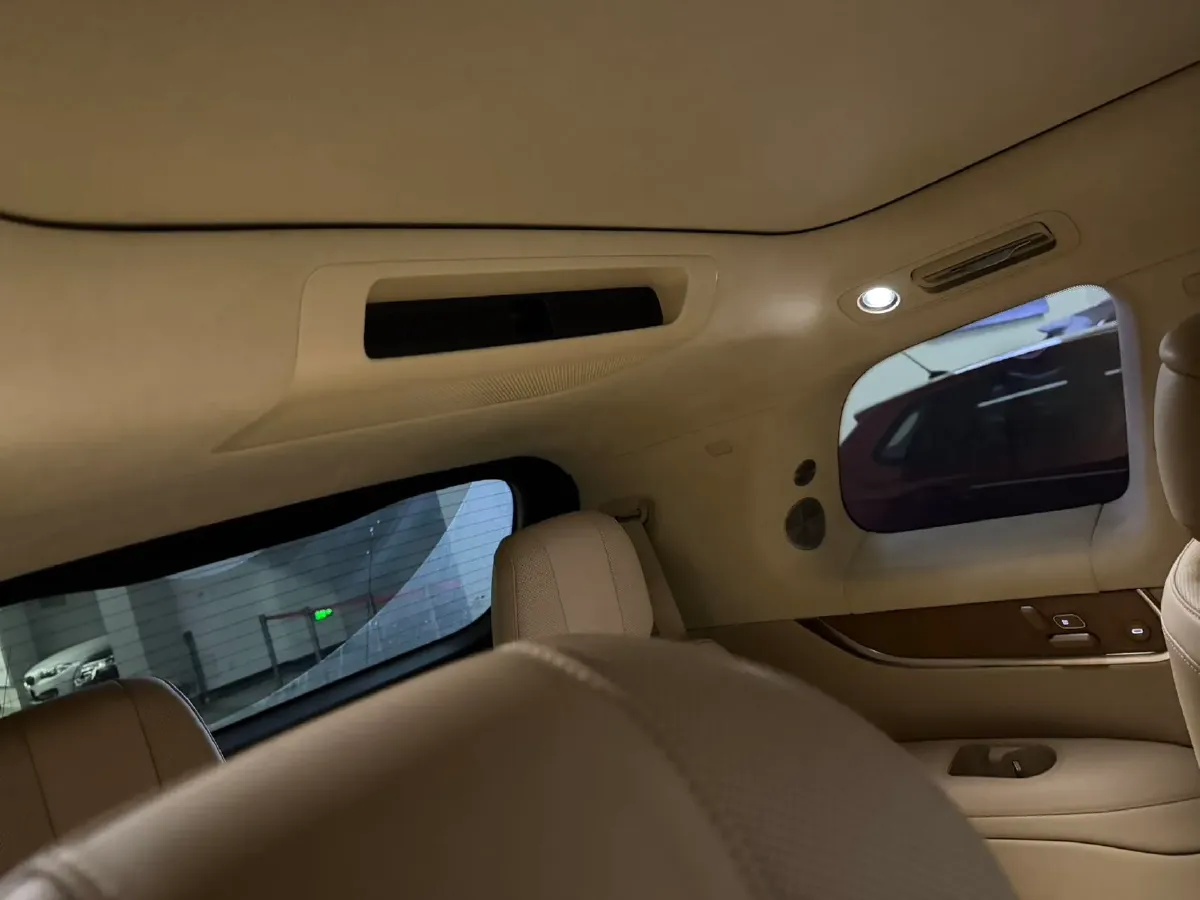 2025 AITO AITO M9 REEV 160HP REEV 52KWH,autocango,china used car exporter,china ev exporter,chinese used car exporter,chinese used ev exporter