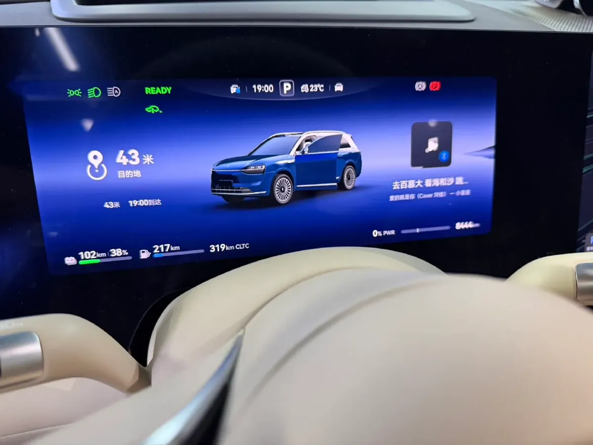 2025 AITO AITO M9 REEV 160HP REEV 52KWH,autocango,china used car exporter,china ev exporter,chinese used car exporter,chinese used ev exporter