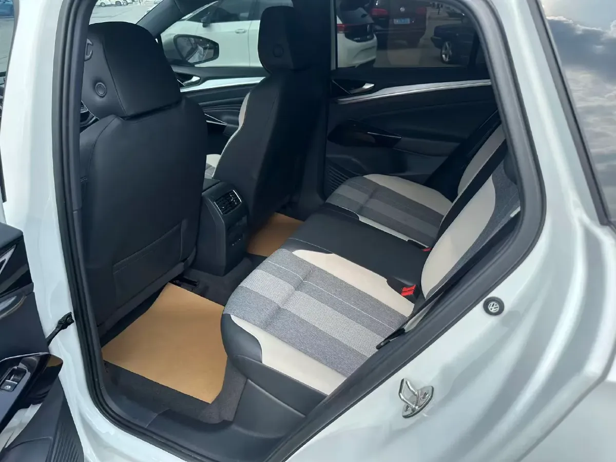 2024 Volkswagen ID.4 Crozz BEV 55.7KWH,autocango,china used car exporter,china ev exporter,chinese used car exporter,chinese used ev exporter