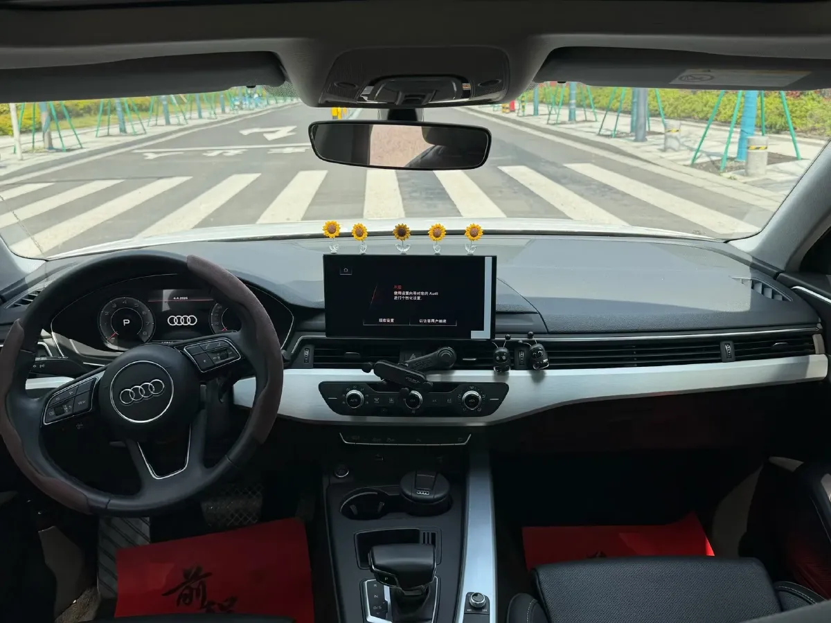 2022 Audi A4L 2.0T 190HP L4 7DCT,autocango,china used car exporter,china ev exporter,chinese used car exporter,chinese used ev exporter