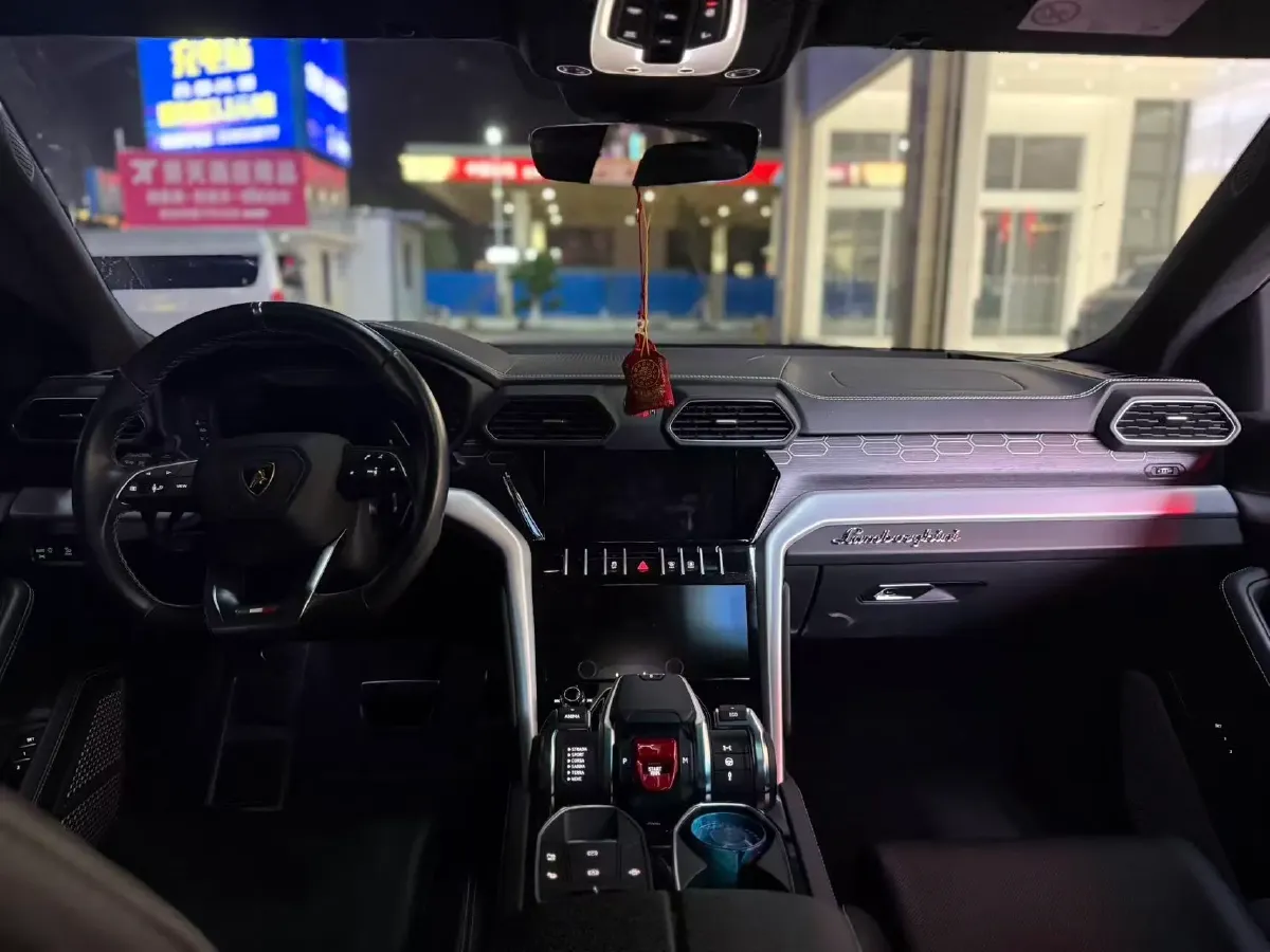 2021 Lamborghini Urus 4.0T 641HP V8 8AT,autocango,china used car exporter,china ev exporter,chinese used car exporter,chinese used ev exporter