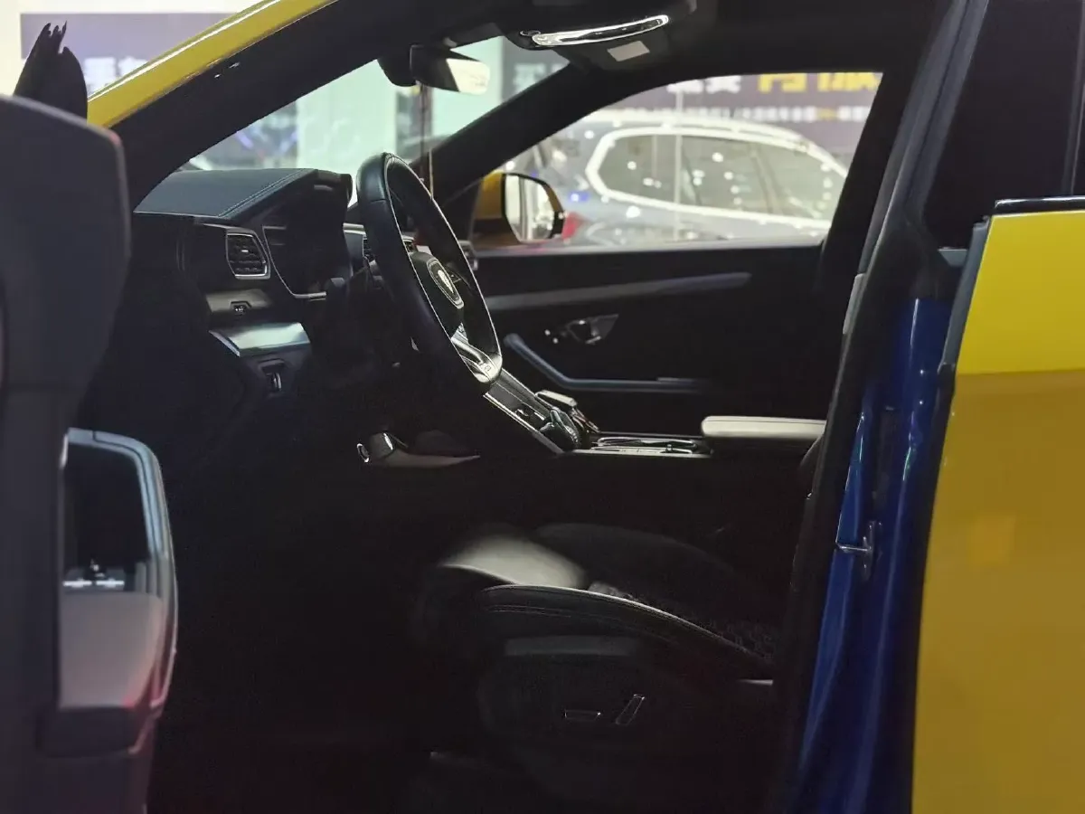 2021 Lamborghini Urus 4.0T 641HP V8 8AT,autocango,china used car exporter,china ev exporter,chinese used car exporter,chinese used ev exporter